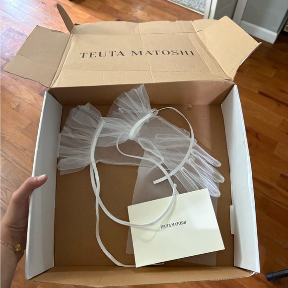 Elegant White Tulle Dress - Picture 6 of 7